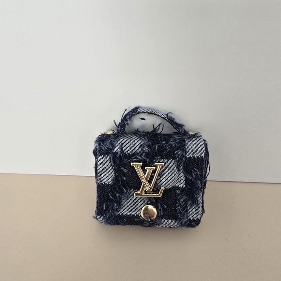 Fashionable Designer Labubu Bag - Picture 2 of 3